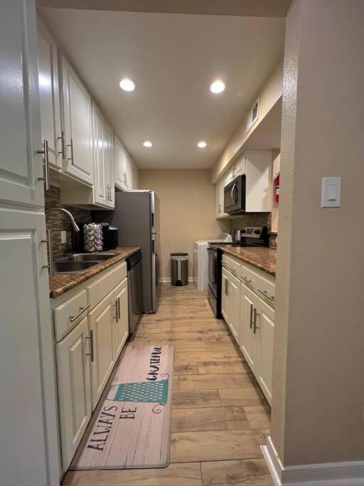 Beautiful/Spacious 2 Bedroom Houston Near Galleria 외부 사진