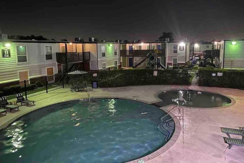 Beautiful/Spacious 2 Bedroom Houston Near Galleria 외부 사진