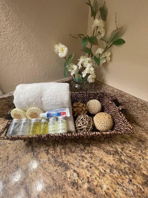 Beautiful/Spacious 2 Bedroom Houston Near Galleria 외부 사진